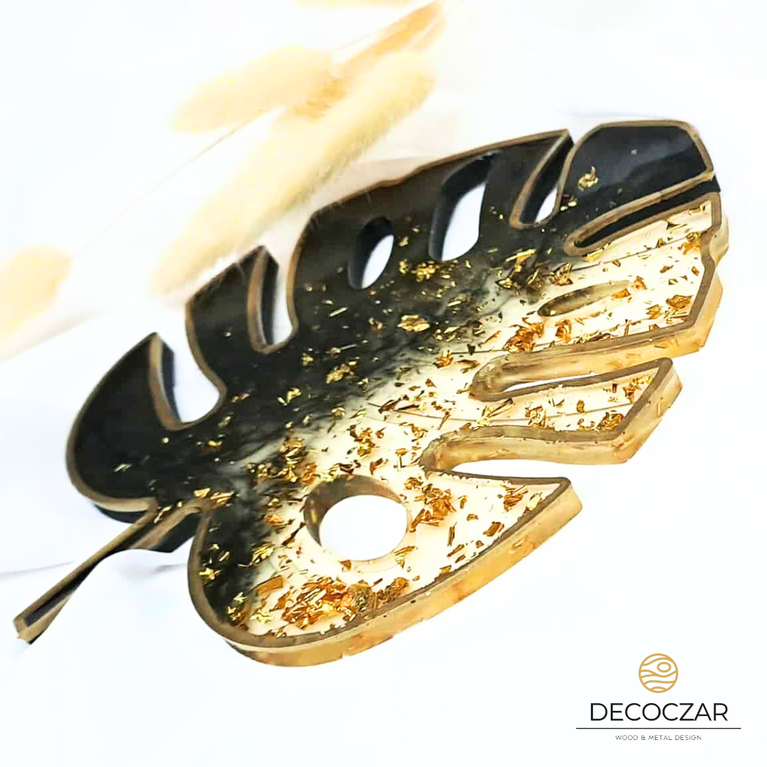 Monstera z żywicy ciemna zieleń - złota